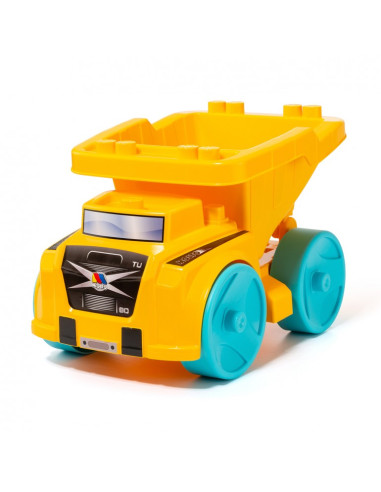 Gran camión volquete con accesorios de playa