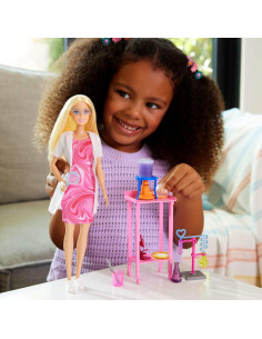 Barbie Muñeca científica y accesorios 2