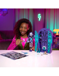 Monster High Skulltimate Secrets Jardín misterioso Twyla 2