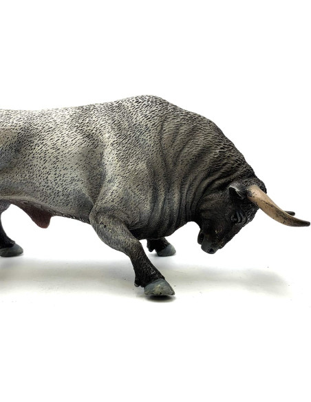 Deqube- Bravo Cárdeno Embistiendo Figura de Toro, Color Gris