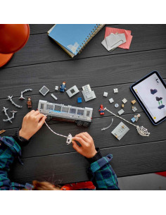 LEGO | Marvel Spider-Man vs. Doc Ock: Escena del Tren... 2