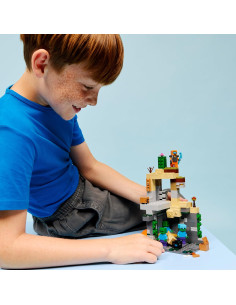 LEGO Minecraft La Mazmorra de Zombis - Minifigura de... 2