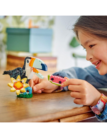 LEGO Creator 3 en 1 Fauna Salvaje: Tucán Tropical con Flor - Animal de Juguete Transformable