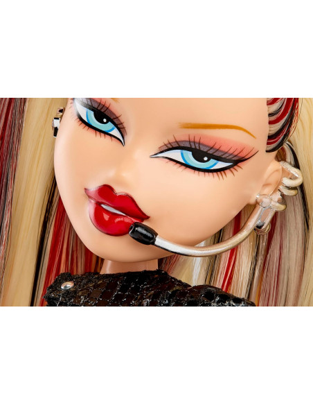 BRATZ Pop Starz Cloe - Muñeca de Moda con Encanto Coleccionable, Outfit y Accesorios Musicales