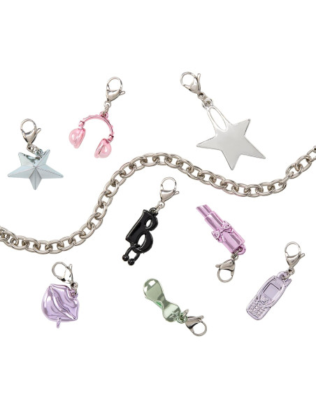 BRATZ Pop Starz Yasmin - Muñeca de Moda con Encanto Coleccionable, Outfit y Accesorios Musicales