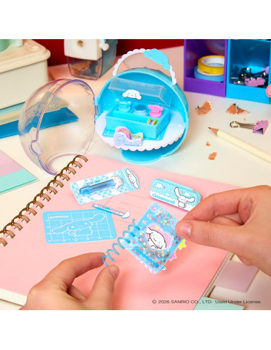 MGA´s Miniverse Make It Mini Hello Kitty and...