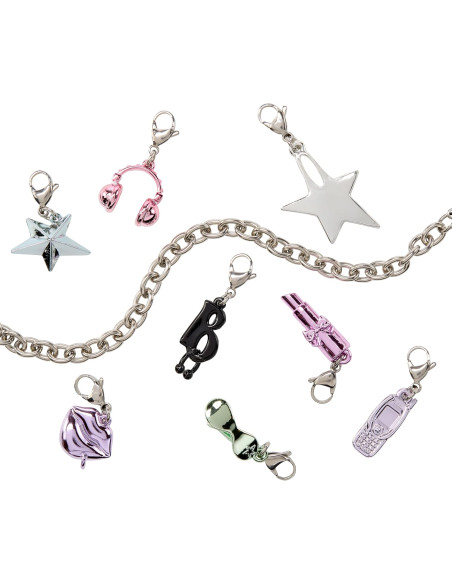 Bratz Charmz Cloe - Muñeca de Moda con Pulsera de Charms coleccionables, Incluye Outfit y Accesorios