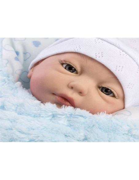 Reborn prematuro rafa, camsieta y braguitas con manta blanco y azul