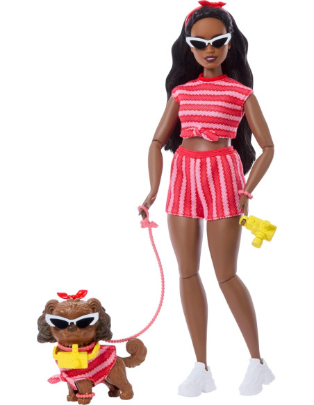 Barbie Twinning Looks muñeca con Perrito con Ropa de Rayas Rojas a Juego y Accesorios