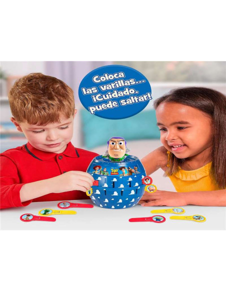 Bizak Salta Buzz Lightyear, Juego de acción con Figura Oficial Toy Story