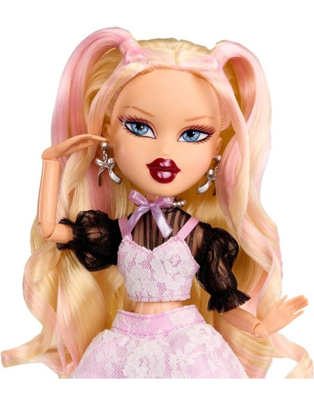 Bratz Stylin’ Birthdayz - Muñeca de Moda Cloe con Camiseta Talla XL Unisex